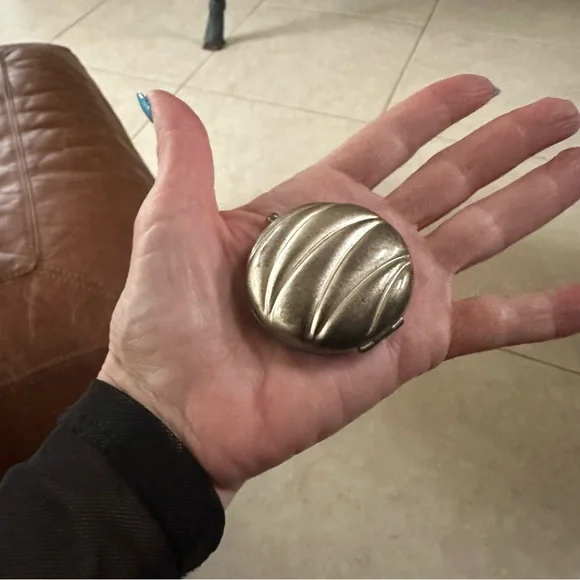 Vintage pill box - Picture 3 of 6